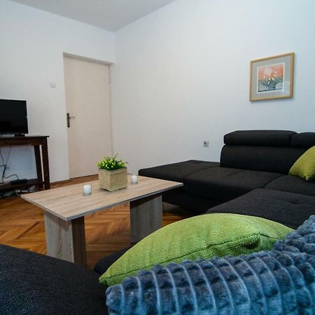 New Renovated Apartment 15 Min From Beach On Foot Pula Bagian luar foto