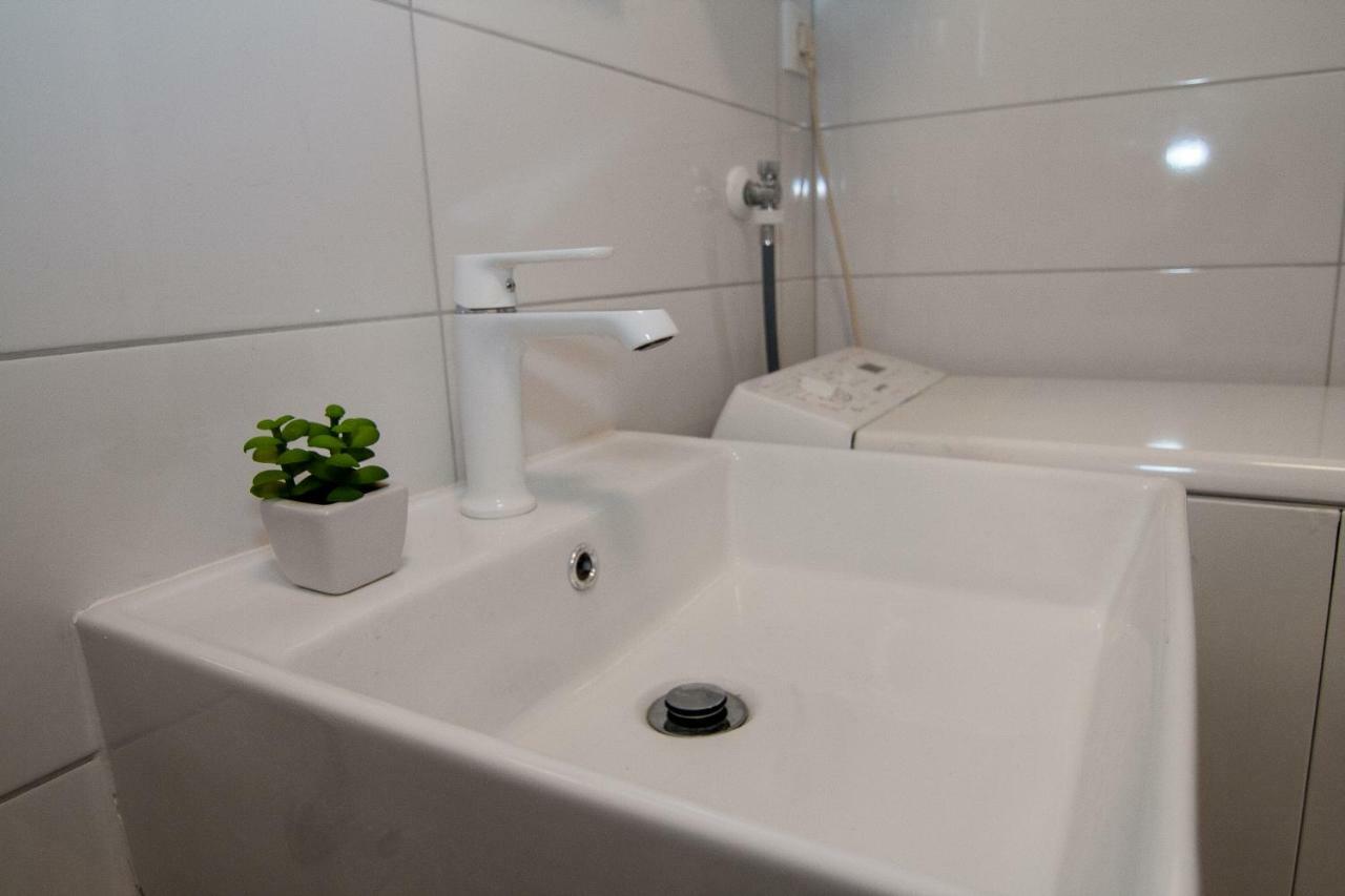 New Renovated Apartment 15 Min From Beach On Foot Pula Bagian luar foto
