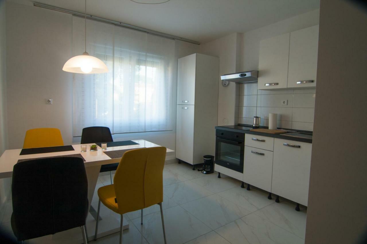 New Renovated Apartment 15 Min From Beach On Foot Pula Bagian luar foto