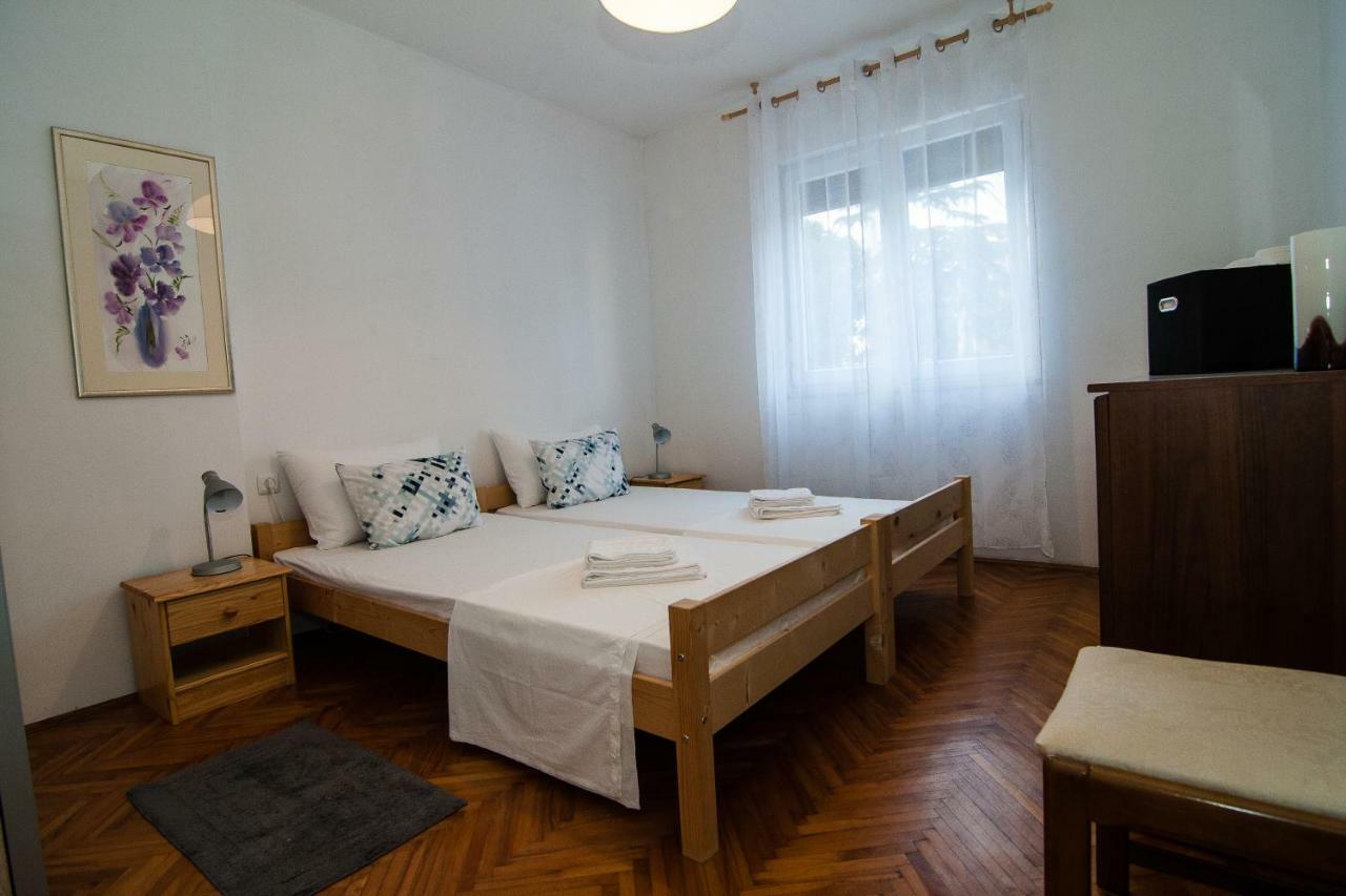 New Renovated Apartment 15 Min From Beach On Foot Pula Bagian luar foto