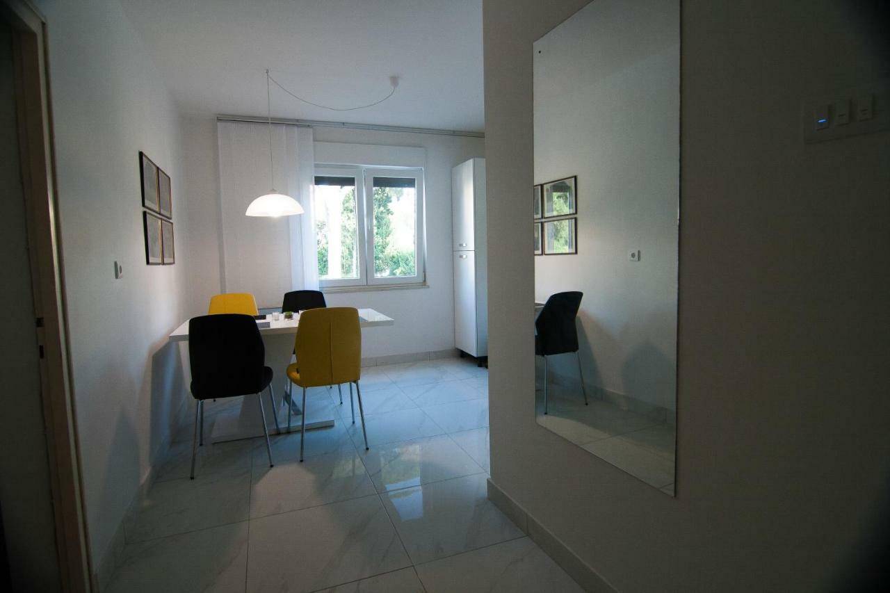 New Renovated Apartment 15 Min From Beach On Foot Pula Bagian luar foto