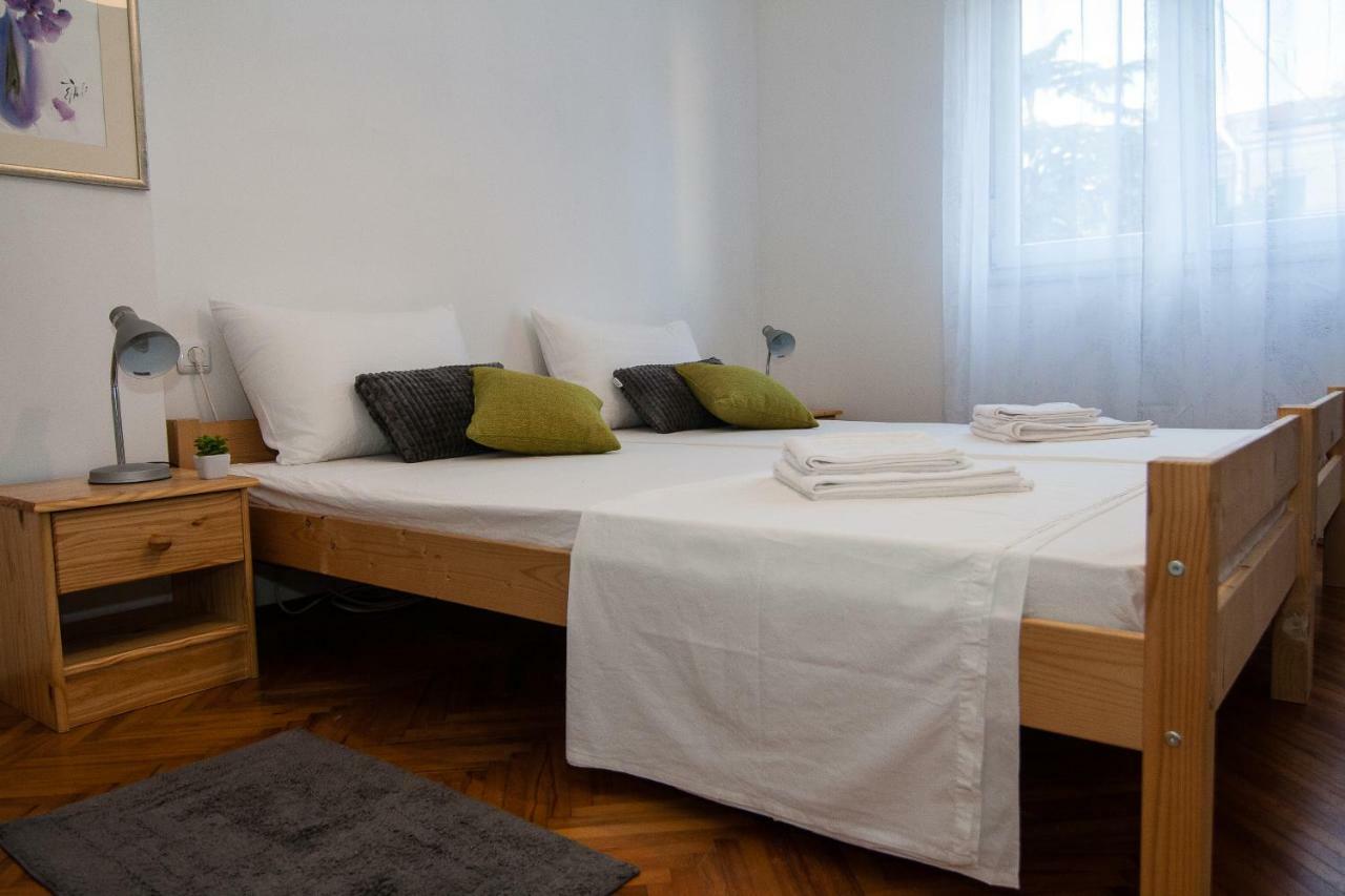 New Renovated Apartment 15 Min From Beach On Foot Pula Bagian luar foto