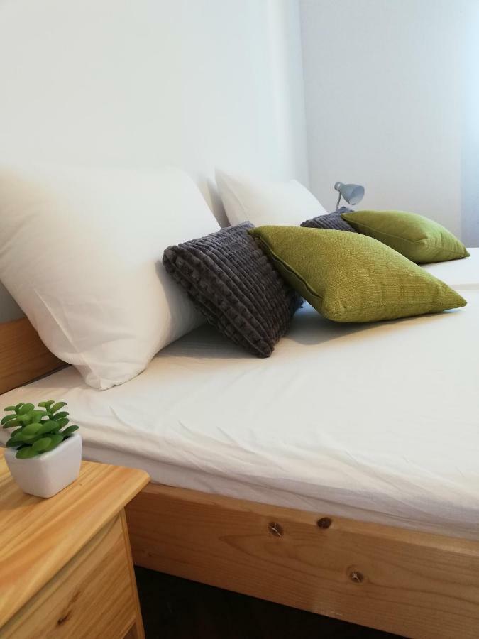 New Renovated Apartment 15 Min From Beach On Foot Pula Bagian luar foto