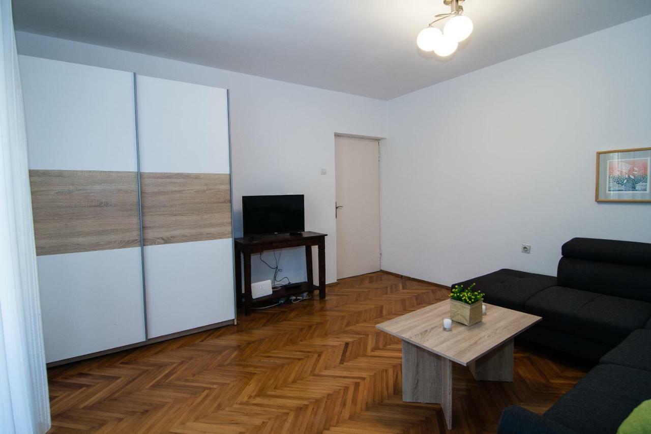 New Renovated Apartment 15 Min From Beach On Foot Pula Bagian luar foto