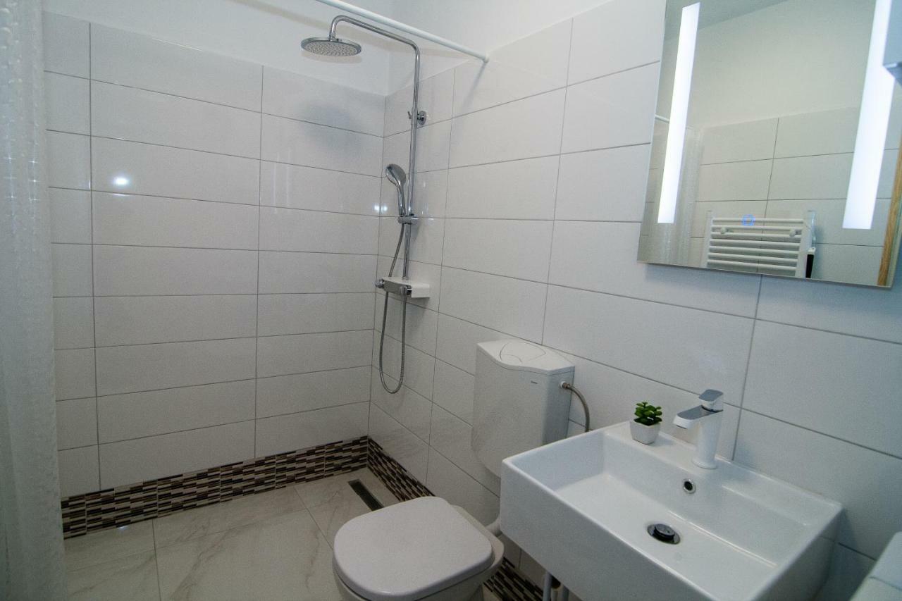 New Renovated Apartment 15 Min From Beach On Foot Pula Bagian luar foto