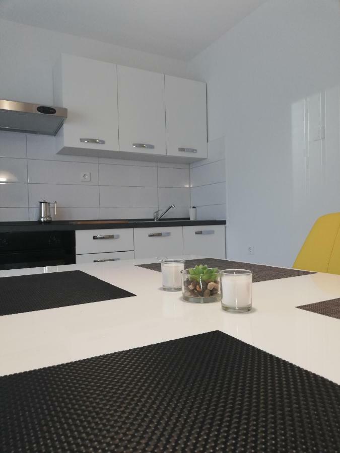 New Renovated Apartment 15 Min From Beach On Foot Pula Bagian luar foto